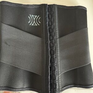 Slimtum waist trainer!